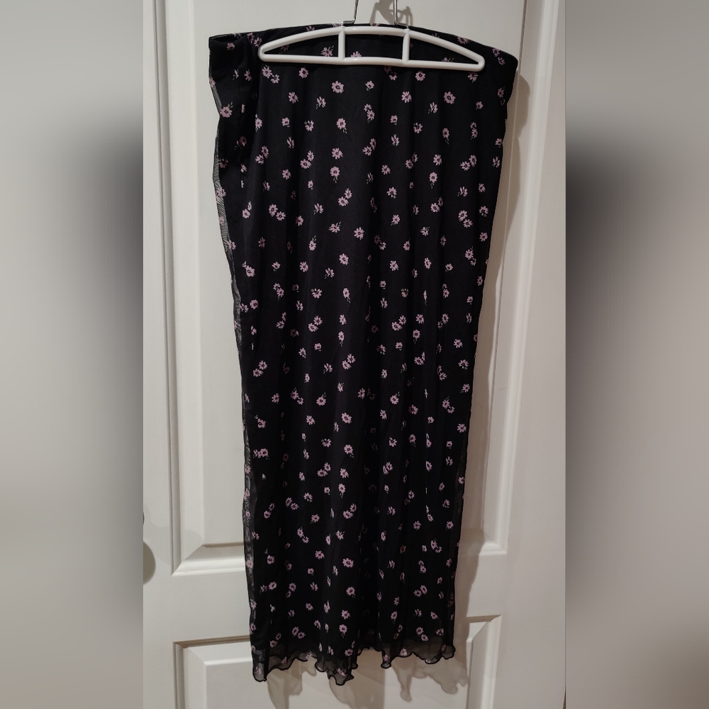 Black mesh skirt with pink flowers